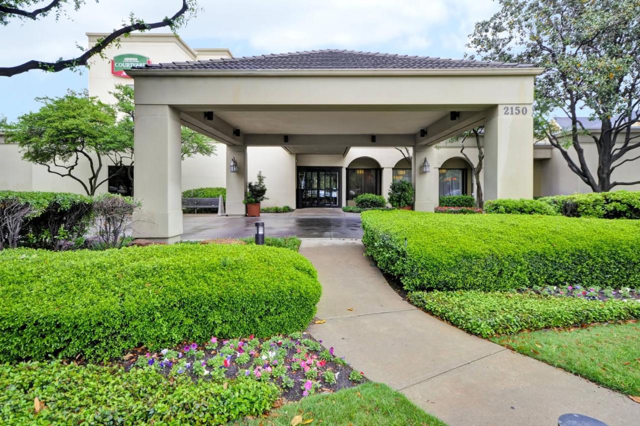 Courtyard Dallas Medical Market Center Exterior foto