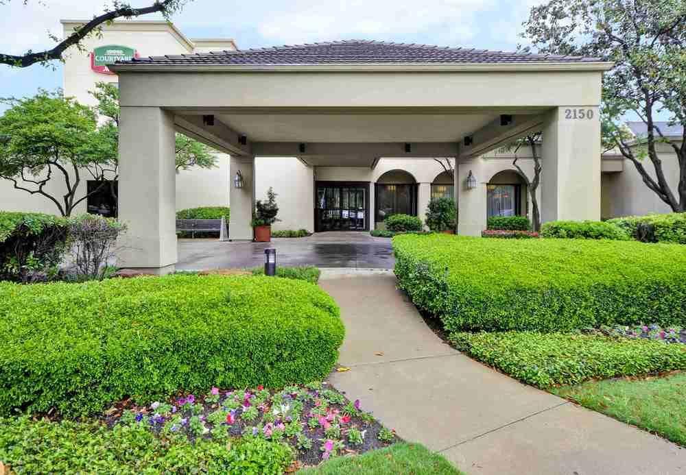 Courtyard Dallas Medical Market Center Exterior foto