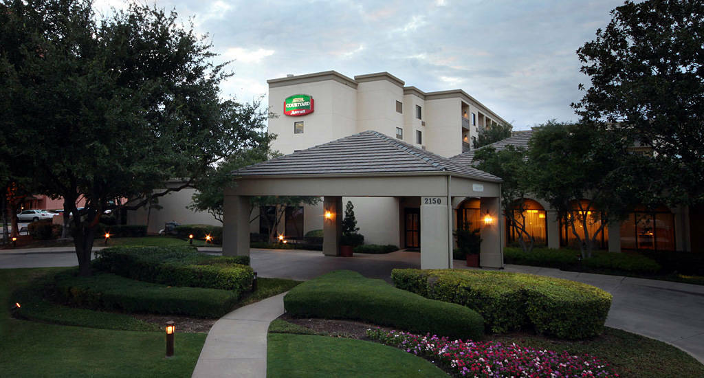 Courtyard Dallas Medical Market Center Exterior foto
